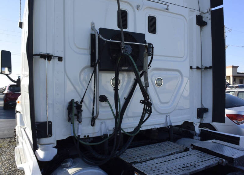 2016 Freightliner Cascadia