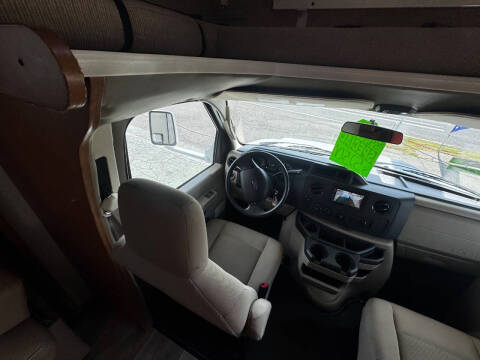 2017 Winnebago Minnie Winnie