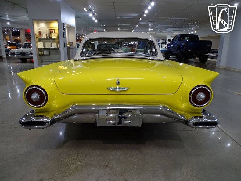 1957 Ford Thunderbird