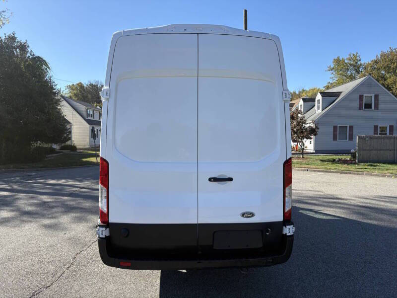 2022 Ford Transit 250