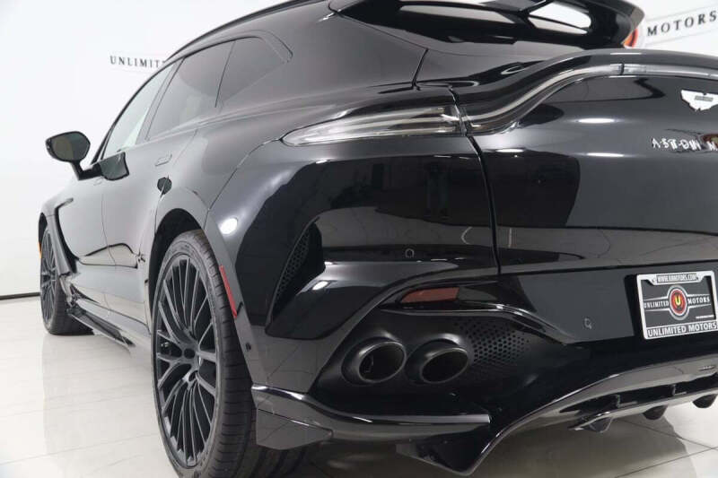 2023 Aston Martin DBX 707