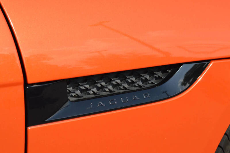 2016 Jaguar F-TYPE R