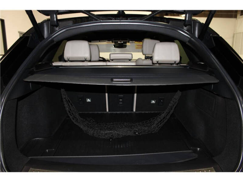 2019 Land Rover Range Rover Velar P250 R-Dynamic SE