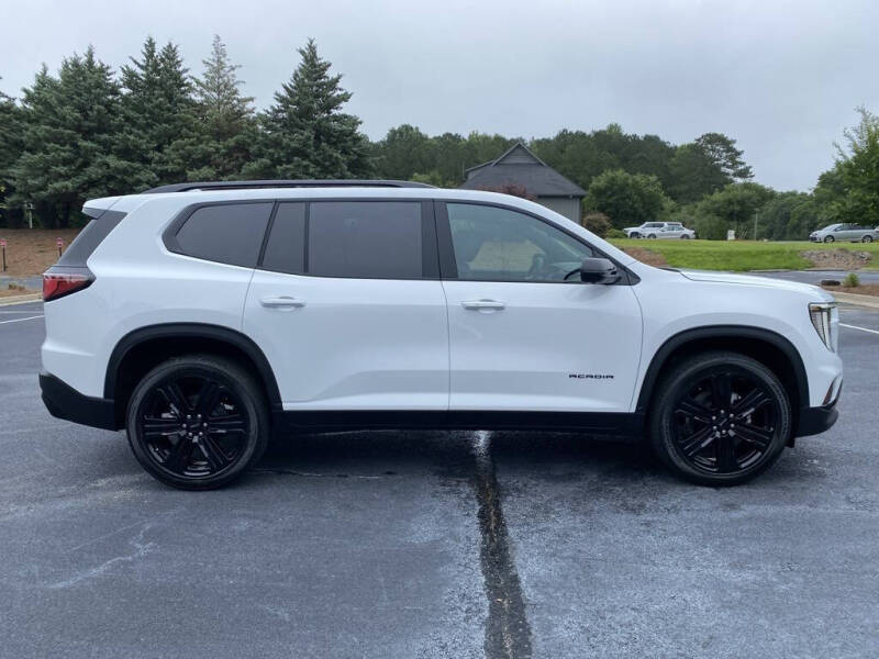 2025 GMC Acadia Elevation