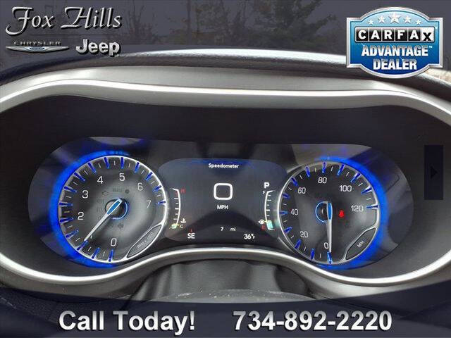 2026 Chrysler Pacifica Select