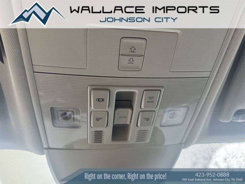 2026 Volkswagen Taos SE Black 4Motion