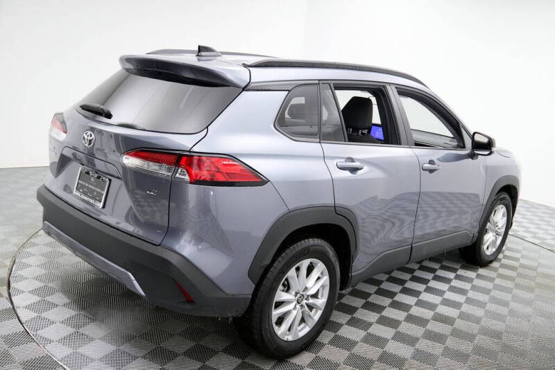 2025 Toyota Corolla Cross LE
