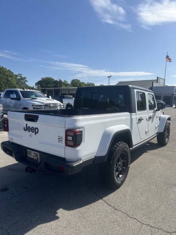 2026 Jeep Gladiator Willys