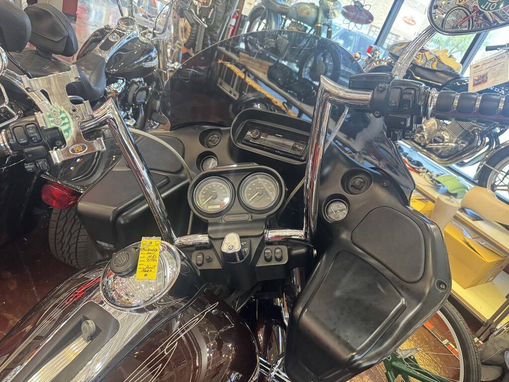 2011 Harley-Davidson® FLTRU - Road Glide® Ultra 11