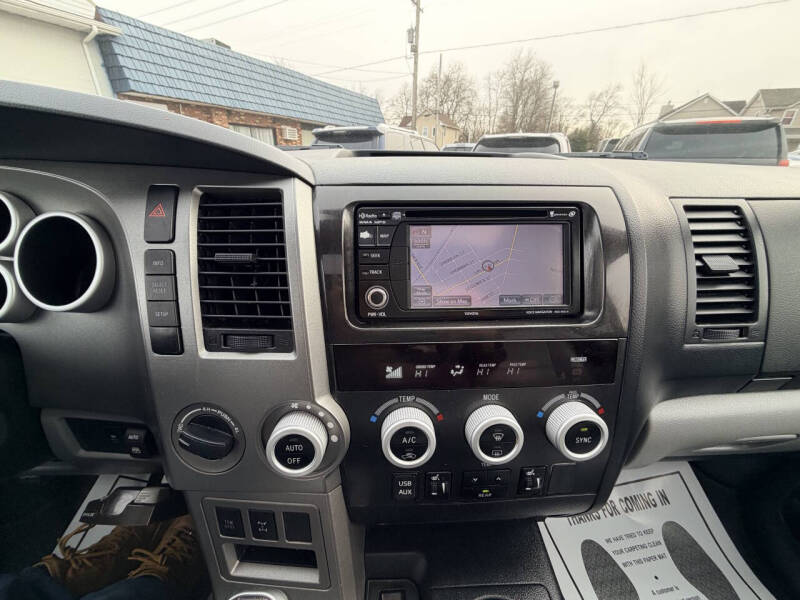 2013 Toyota Sequoia SR5