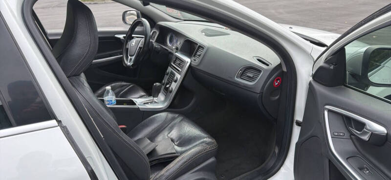 2012 Volvo S60 T6 R-Design