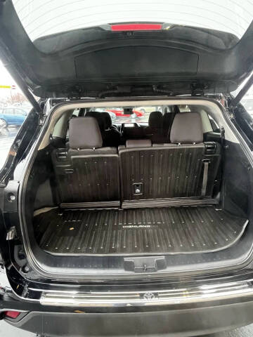 2020 Toyota Highlander LE