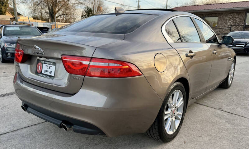 2017 Jaguar XE 25t Premium