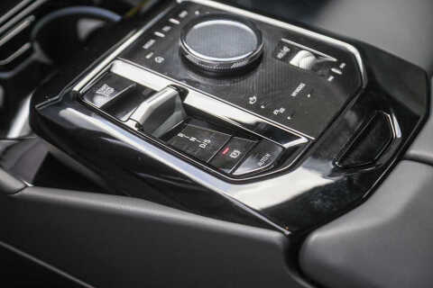 2025 BMW 5 Series 530i