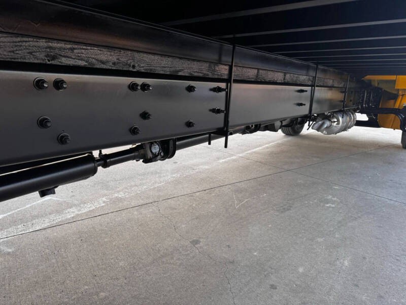 2018 Freightliner M2 106