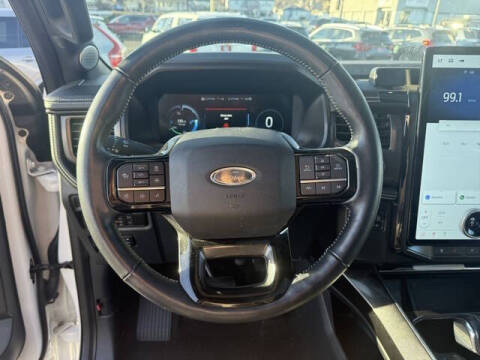 2022 Ford F-150 Lightning Platinum