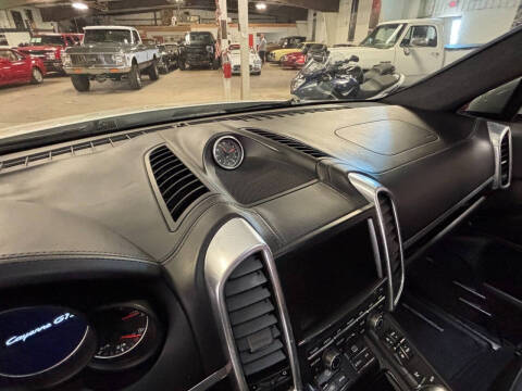2016 Porsche Cayenne GTS