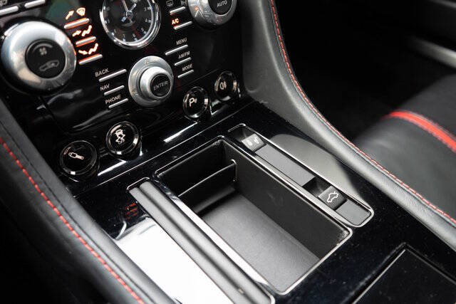 2015 Aston Martin V12 Vantage S 40