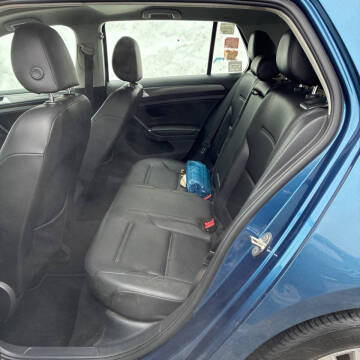 2019 Volkswagen Golf SE