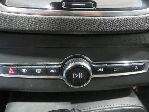 2022 Volvo XC90 T5 Momentum