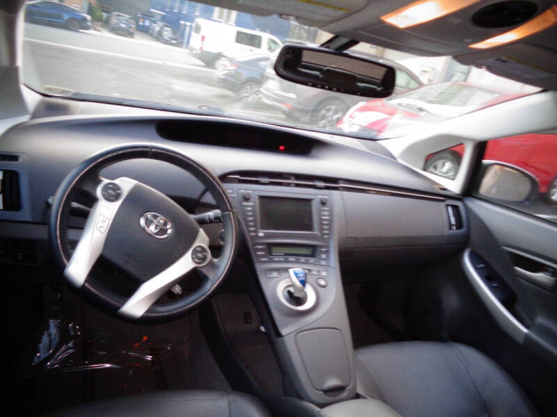 2010 Toyota Prius IV photo 9