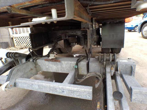2015 Freightliner M2 106