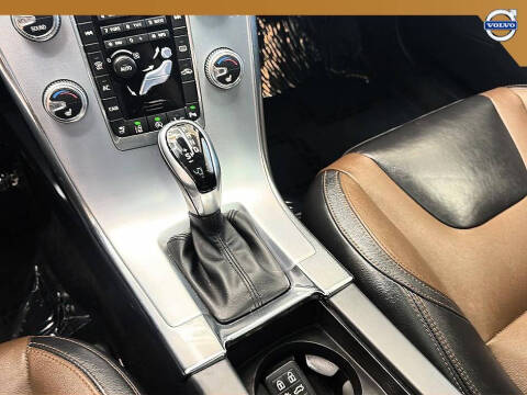 2017 Volvo XC60 T5 Dynamic