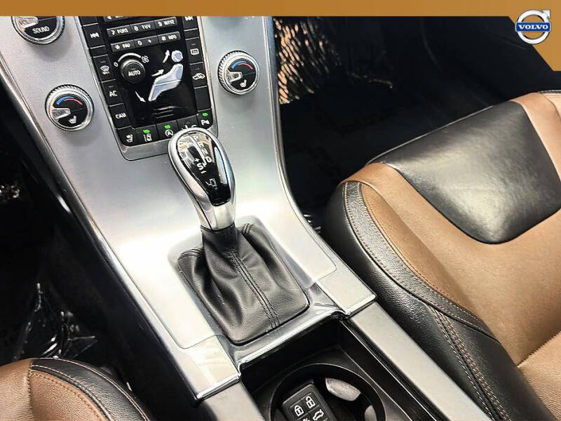 2017 Volvo XC60 T5 Dynamic