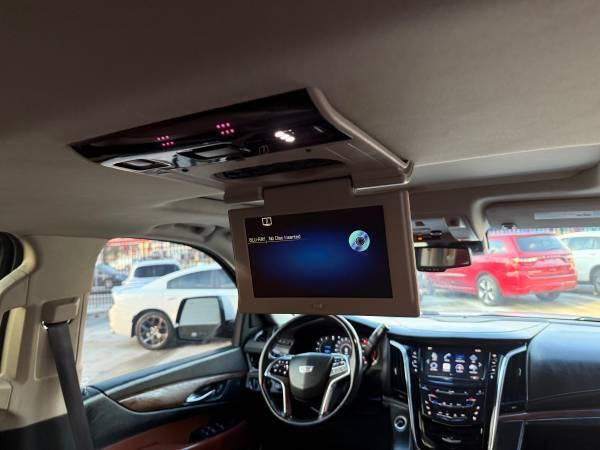 2016 Cadillac Escalade Luxury Collection