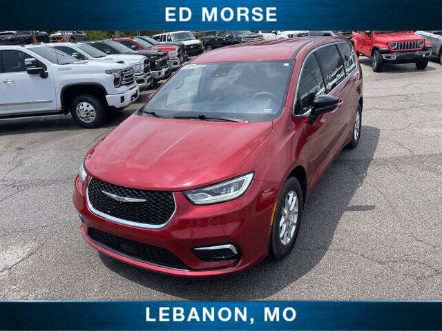 2025 Chrysler Pacifica Select