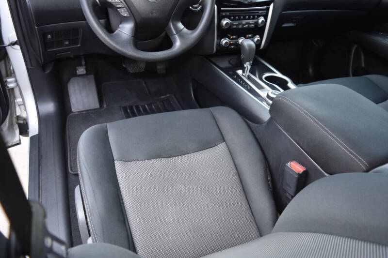 2017 Nissan Pathfinder S