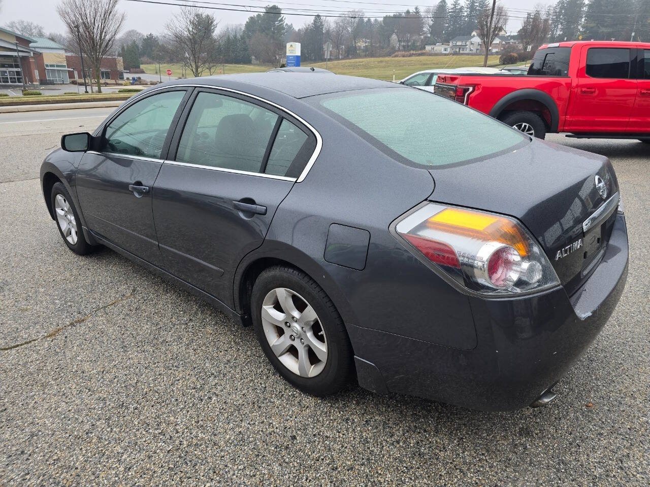 2007 Nissan Altima for sale at QUEENSGATE AUTO SALES in York, PA