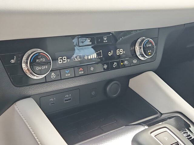 2025 Mitsubishi Outlander PHEV SEL