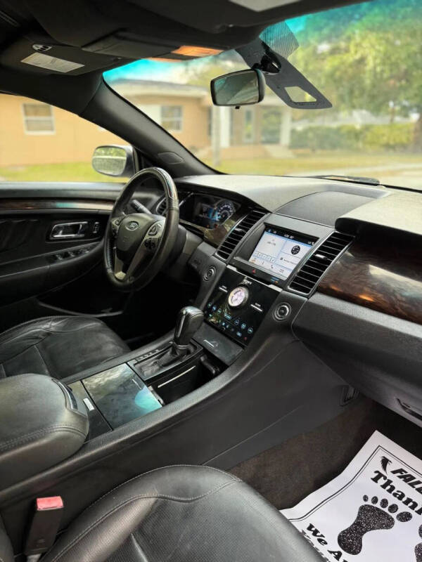 2017 Ford Taurus Limited