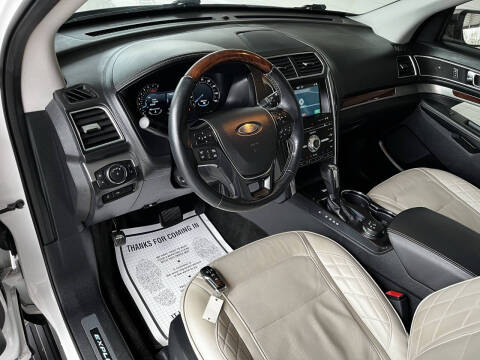 2017 Ford Explorer Platinum