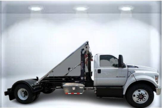 2023 Ford F-750 null photo 4