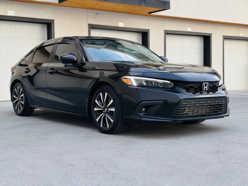 2022 Honda Civic Hatchback EX-L's photo