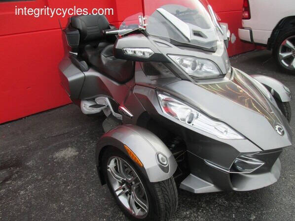2011 Can-Am Spyder RT-S SE5
