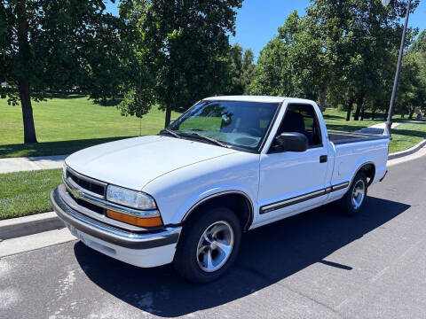 2000 Chevrolet S-10 LS