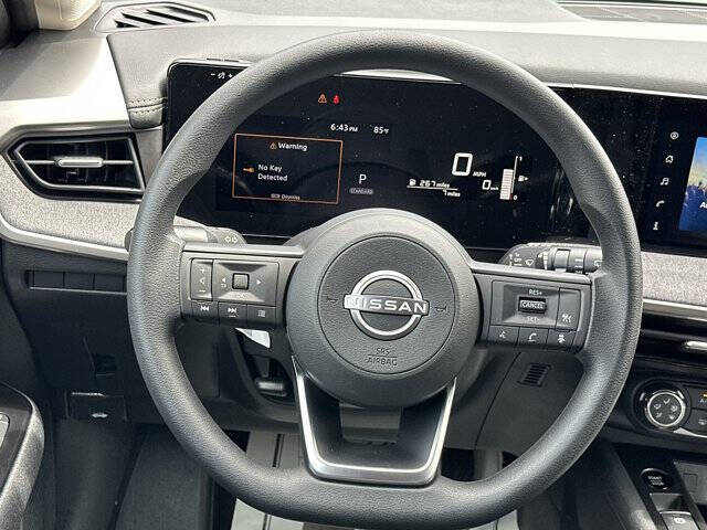 2025 Nissan Kicks SV