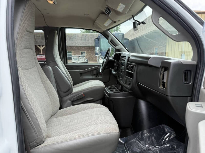 2022 Chevrolet Express LS 3500