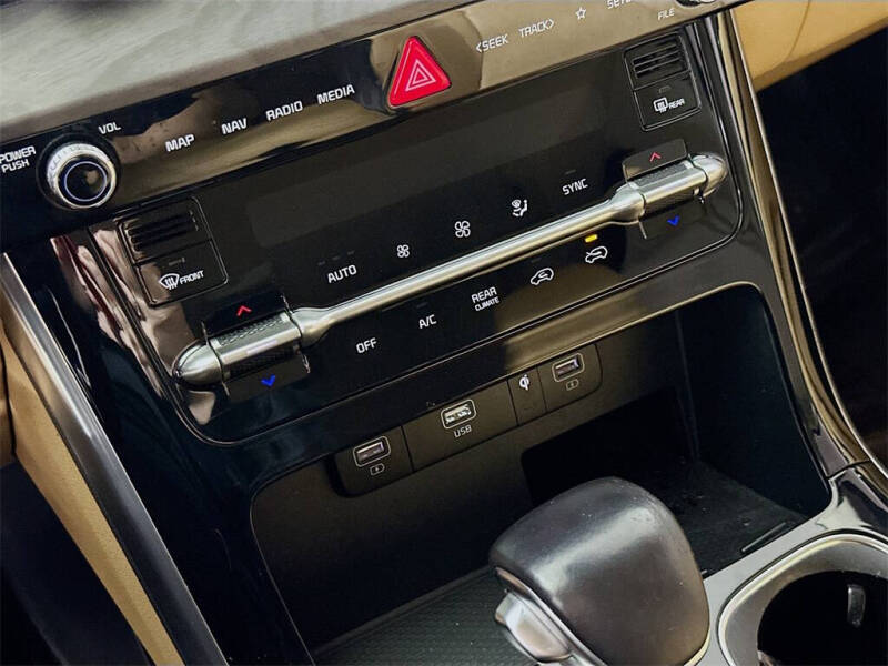 2022 Kia Carnival EX