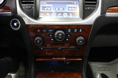 2012 Chrysler 300 Limited