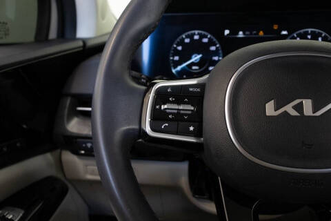 2024 Kia Carnival SX
