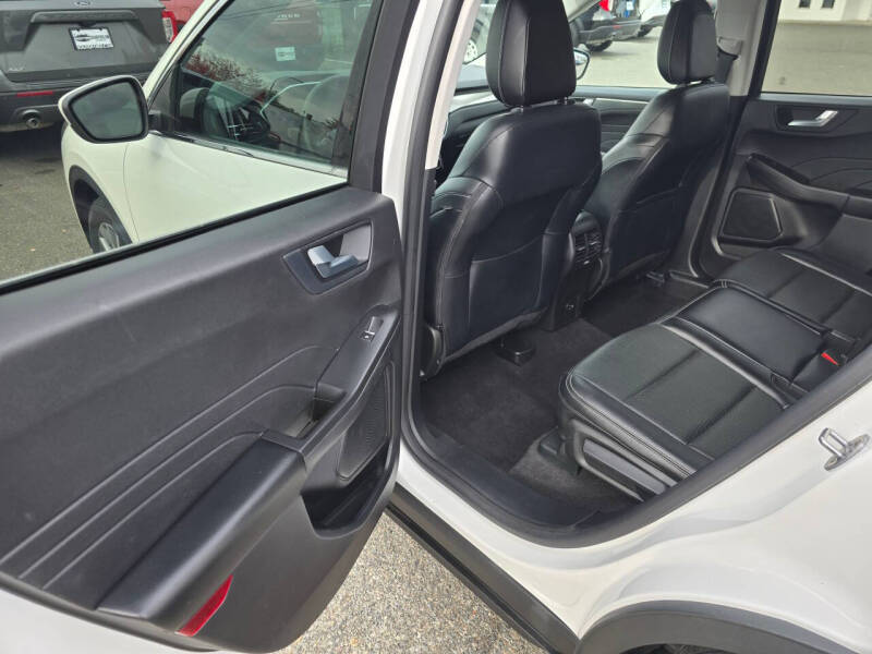 2022 Ford Escape Titanium