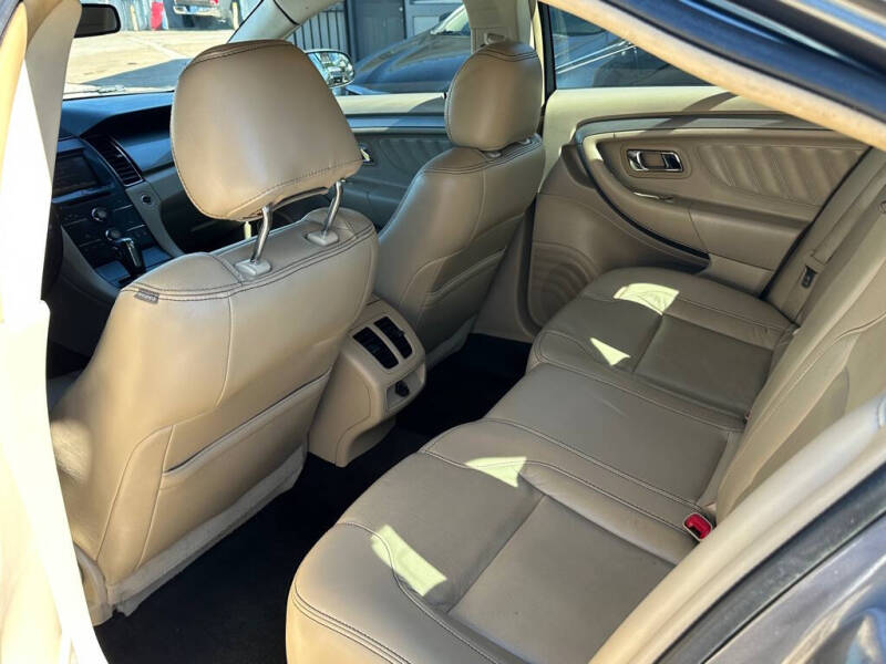 2014 Ford Taurus SEL