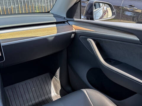 2024 Tesla Model Y Long Range