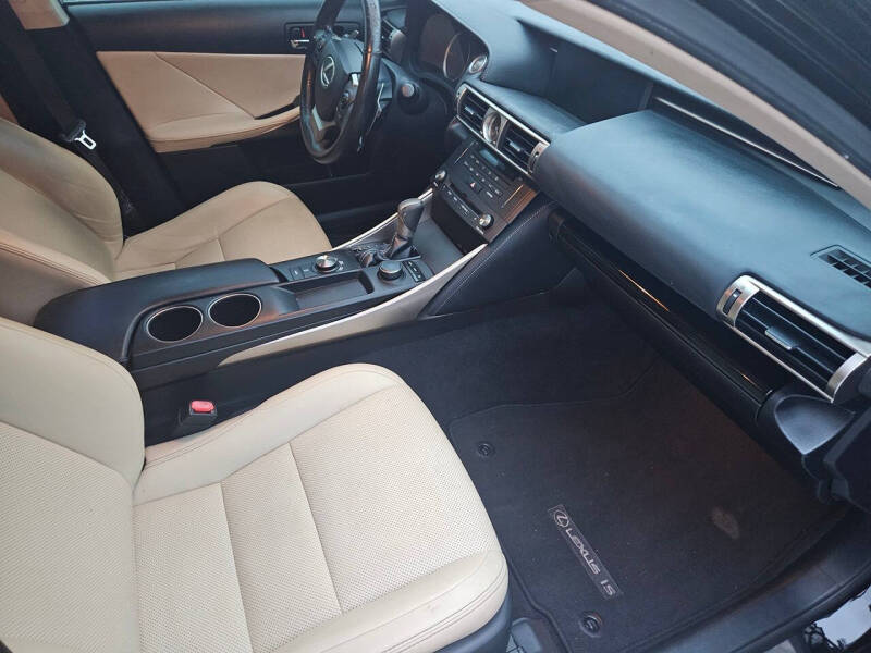 2015 Lexus IS 250 Crafted Line