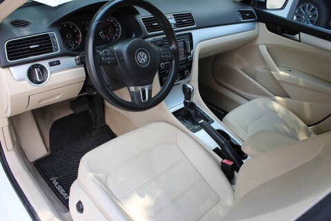 2013 Volkswagen Passat SE