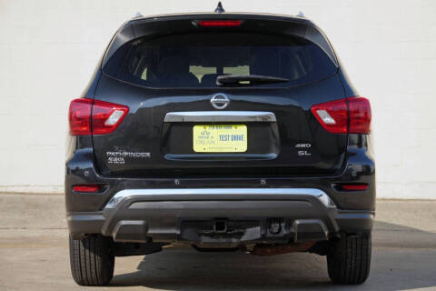 2020 Nissan Pathfinder SL
